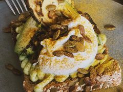 牛油果吐司-BOR Eatery(安福路店)