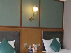 -宸玥酒店(成都西南财大地铁站店)