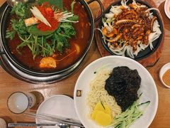 -喇喇排骨火锅·传统韩式脊骨汤(望京西园总店)