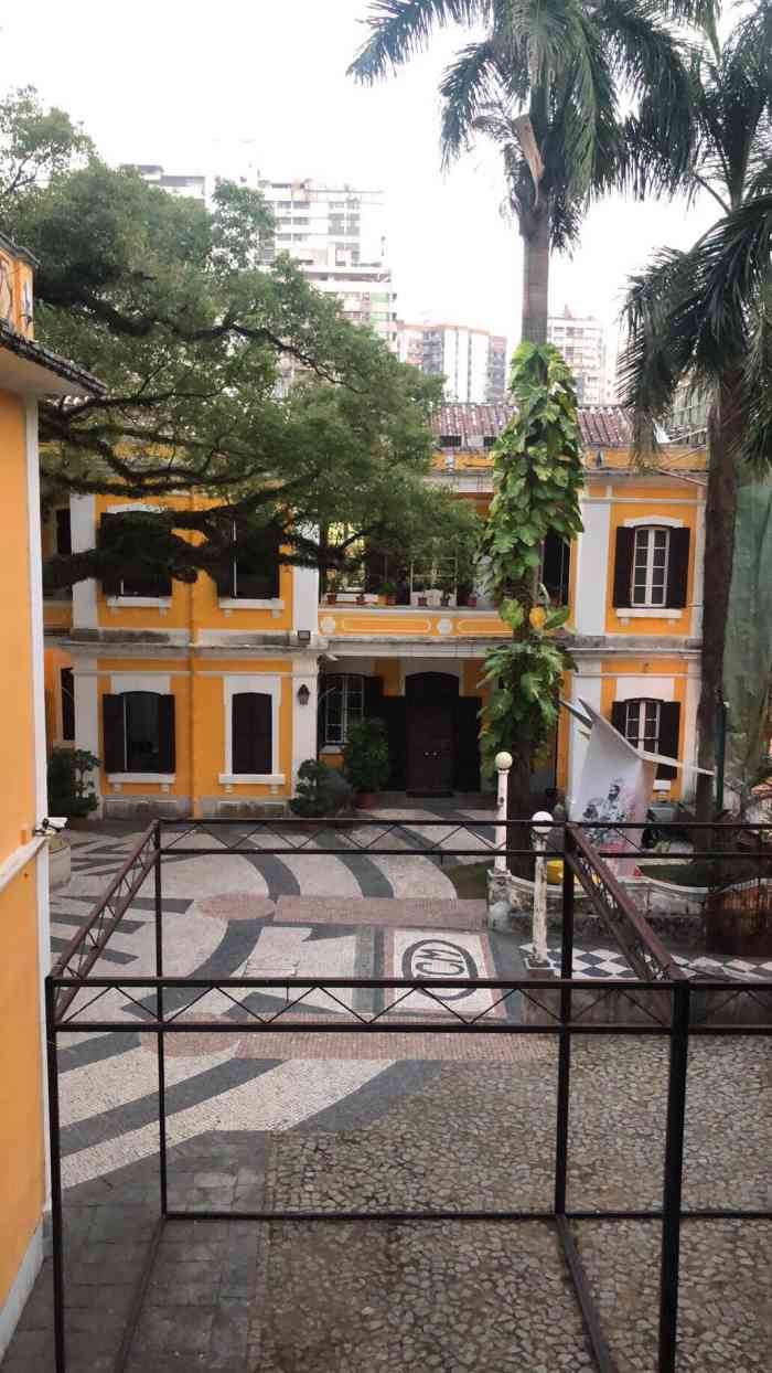 婆仔屋文创空间-". 塔石广场至疯堂斜巷一带,是去bloo.