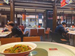 -阿瓦山寨·湘菜现炒·剁椒鱼头王(咸阳总店)