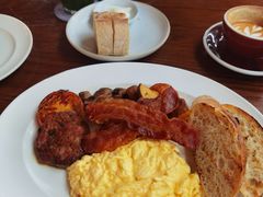 -ROAST coffee & eatery