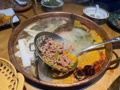 -洱火云南酸菜牛肉火锅(石景山当代商城店)