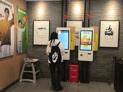 -麦当劳(上海虹桥站30B检票口楼上)