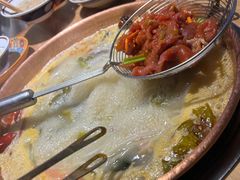 -洱火云南酸菜牛肉火锅(石景山当代商城店)