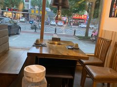 靠窗位-牛人·雪花牛·木炭烤肉(昆山陆家店)