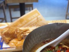 -魔都三兄弟酸辣粉·蘸卤炸串(虹桥万科店)