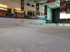 -冰纷万象滑冰场(赣州华润万象城店)