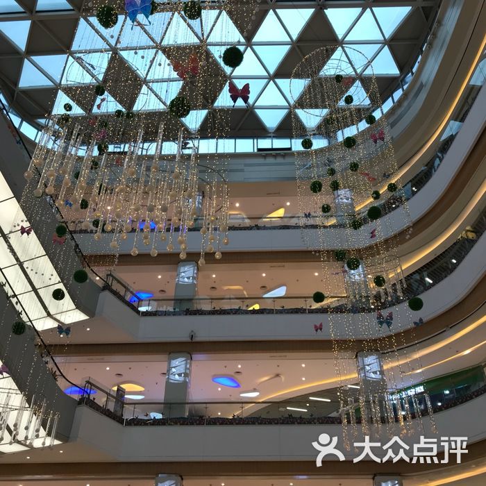 锦艺城购物中心c区