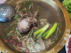 -周老三跷脚牛肉·全牛火锅(非遗传承店)