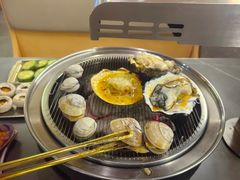 -围炉肉舍•炭烤活鳗•丹东海鲜烤肉(步行街店)