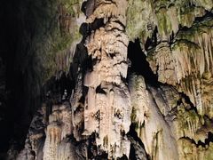 -波斯托伊纳溶洞