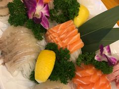 -青瓦餐厅·生鱼片·韩园烤肉(西塔店)