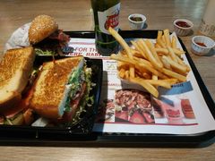 -The Habit Burger Grill 哈比特汉堡(复兴soho店)