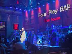 -FOUR PLAY BAR