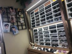 -视野联行眼镜·蔡司授权店(长白万象汇店)