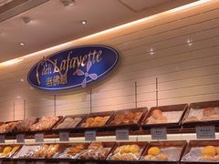 面包甜点陈列柜-老佛爷饼店