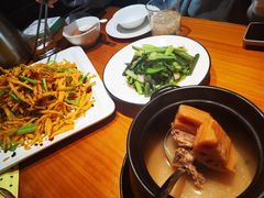 -莲餐厅·湖北菜·潜江小龙虾店(愚园路店)
