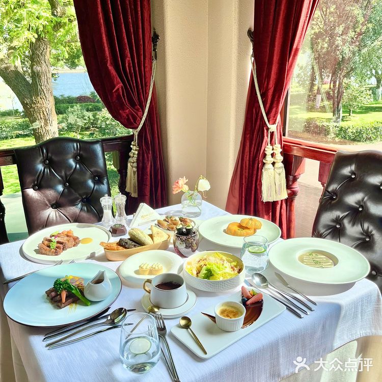 橘子洲里氛围感十足的法式餐厅