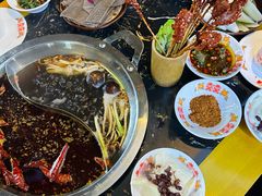 -憨孃孃·重庆老火锅(红山黑金店)