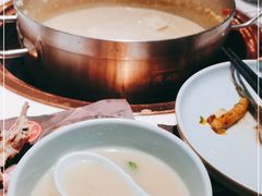 -洪氏嗨捞·猪肚鸡火锅(阳光天地店)