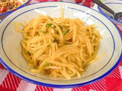 蟹黄咸蛋土豆丝-荆九爷爆炒桥头三嫩(夫子庙店)