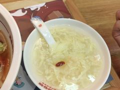 -呷佬·长沙手工米粉(金沙江路店)