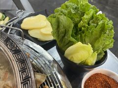 -小辣椒火盆烧烤(温泉南街店)