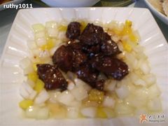甜椒上面盖的牛肉-和记小菜(东方店)