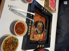 -老牌坊云南鱼豆花火锅(哈西万达店)