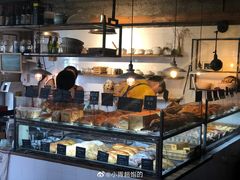 面包甜点陈列柜-仙峰天然面包(迎宾路店)
