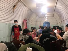 大堂-洞庭洲·防空洞火锅·烧烤·铜锅涮肉(新百广场店)