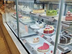 面包甜点陈列柜-面包新语(龙湖·西宸天街店)