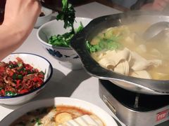 干锅牛蛙-湘村小灶·地道长沙菜·本地人优选(万家丽路店)