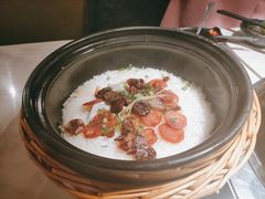 广式腊味煲仔饭-狐狸爱上椰子鸡(滨江星光大道店)