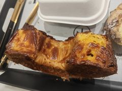 岩烧金枕榴莲可颂-HOT CRUSH趁热集合·现烤面包(环球港店)