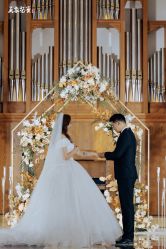 -拉瑞娜LaReine婚纱礼服高级定制