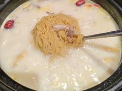 -粤小煲鲜汤猪肚鸡(丹尼斯二天地店)