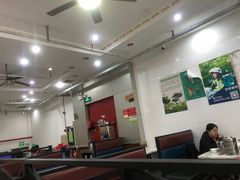 大堂-红色湘菜馆(春风店)