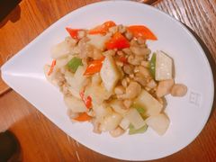 小炒菠萝鸡丁-云海肴·汽锅鸡·云南菜(苏州中心店)