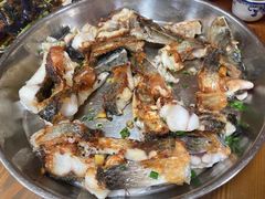 煎焗草鱼-银峰农庄·特色烧鸡·鲜无花果浸鸡