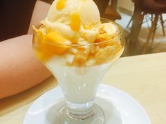 芒果脆心杯-甜心妈妈·榴莲星级糖水(北京路总店)