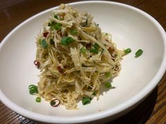 香葱拌笋衣-小大董·烤鸭(王府井apm店)