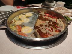 鸳鸯双味汤锅-潮泰牛肉火锅 · 创于1992年(车公庙店)