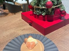 榛心-潮一不贰·法式甜品·生日蛋糕·西式简餐(外滩店)