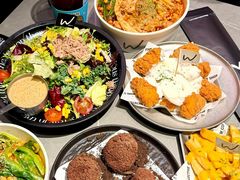 -W COLLECTIVE  DESSERT SHOP