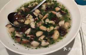 Mixed Mushroom and Water Chestnut Stir-fry with Shrimp
