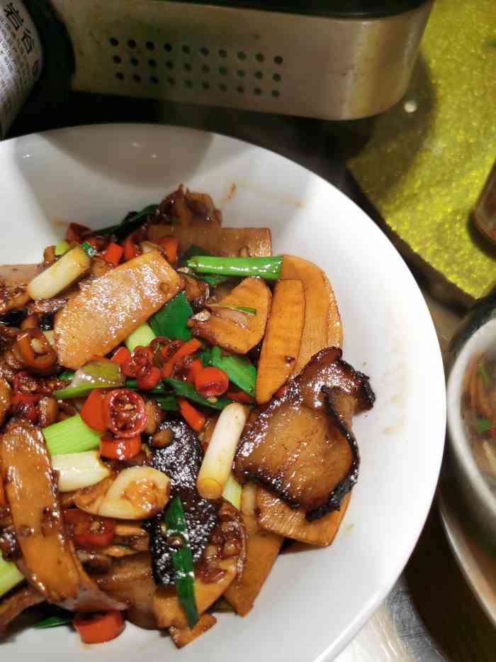 小菜一碟(麓谷店)-"小菜一碟也是连锁饭店呢,这家开在单位附近.