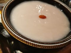 -老牌坊云南鱼豆花火锅(哈西万达店)