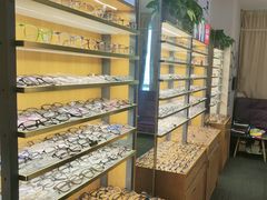 -优医视平价眼镜蔡司依视路折扣工厂店(十里堡店)